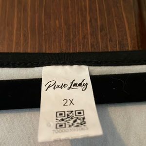 Like new long sleeved cat tunic